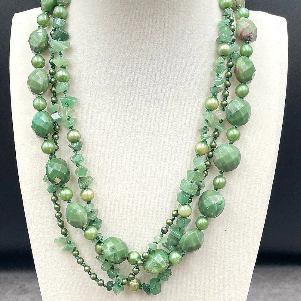 Vintage Green Faceted Green Agate Pearls Beaded Multi-Stranded Lobster Necklace